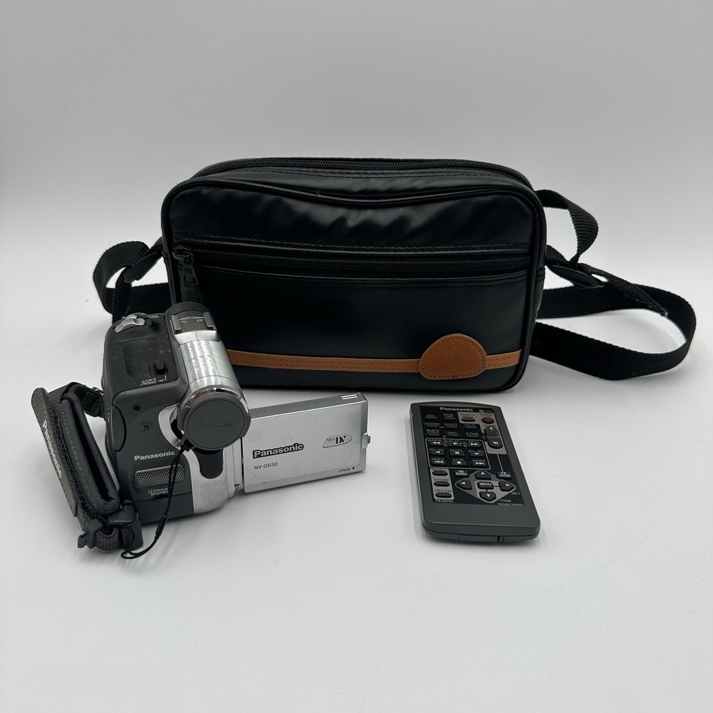 Panasonic NV-GS30A MiniDV Digital Camcorder 500x Zoom Remote Case Untested